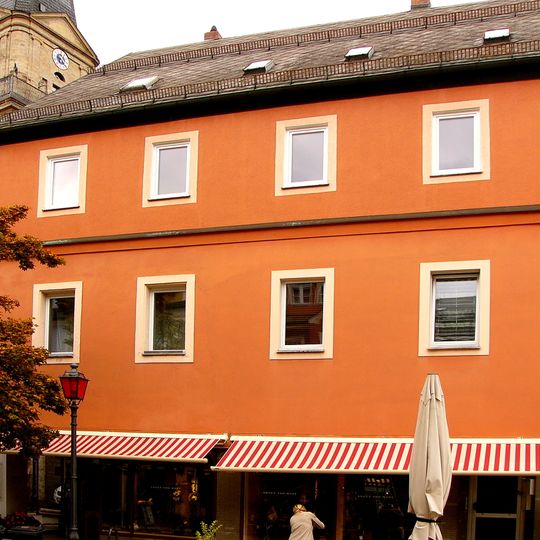 Wohn- und Geschäftshaus