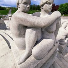 Nr. 25: To sittende kvinner