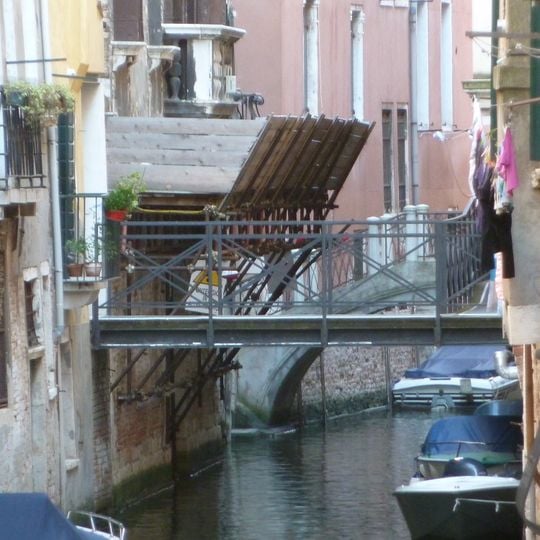 Private bridge of Teatro Malibran 2