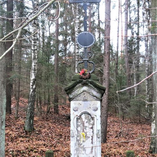Kříž u silnice z Cvikova do Trávníku