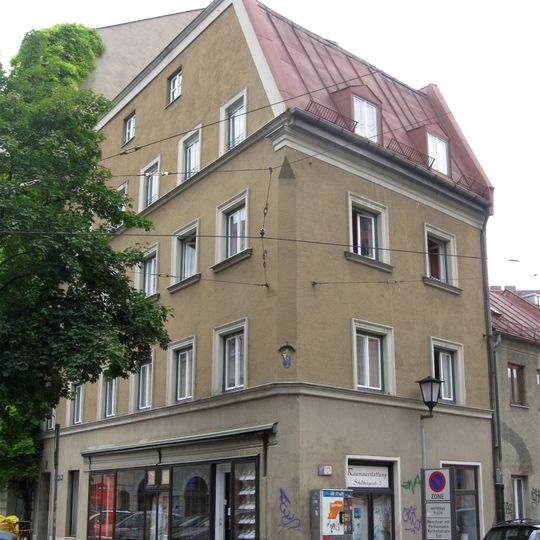 Kleinstädtisches Eckhaus