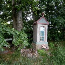 Kaplička v Horních Studénkách u polní cesty