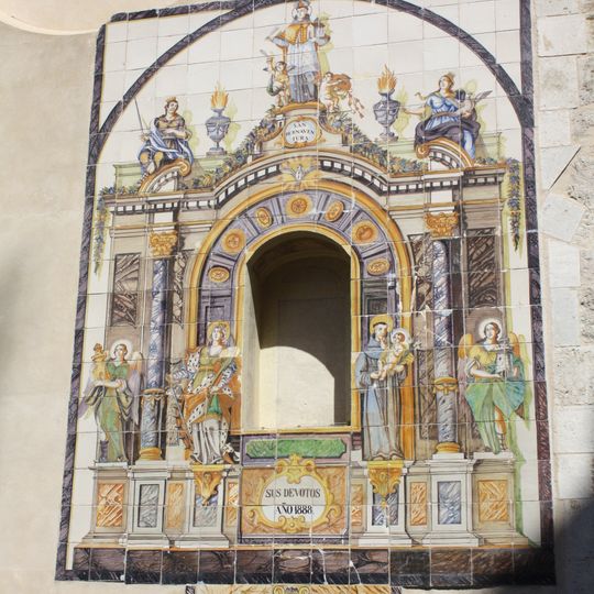 Retablo cerámico de la Virgen de la Paz