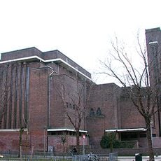 Raw Aron Schuster Synagoge