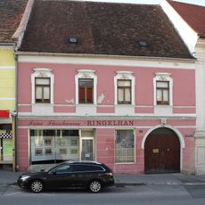 Wohn- und Geschäftshaus