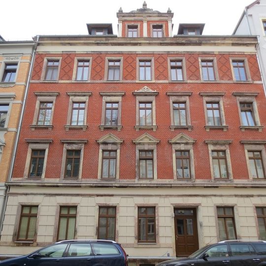Mietshaus in geschlossener Bebauung Kanalstraße 35