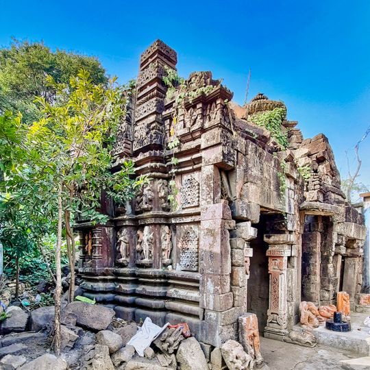 Twin Temples, Amgaon Mahal