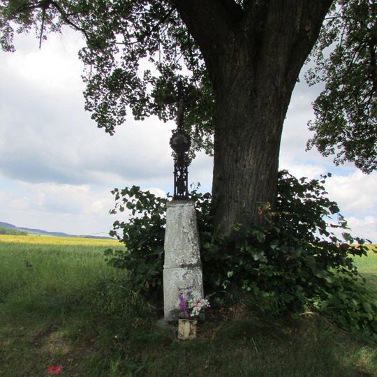 Kříž v Lejšovce u křižovatky na Skrýšov