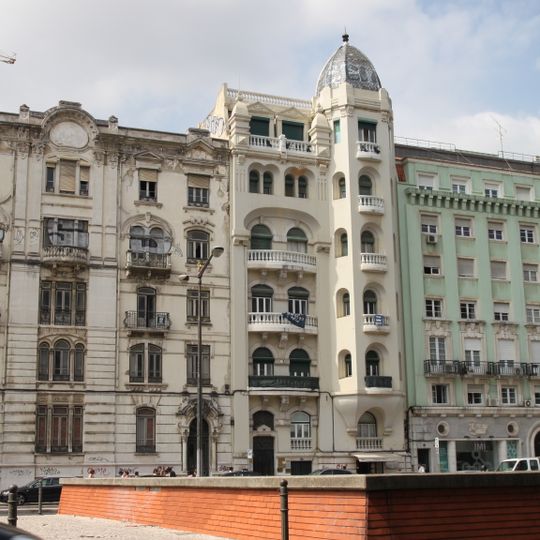 Edifício sito na Avenida da República, 95 a 95-A