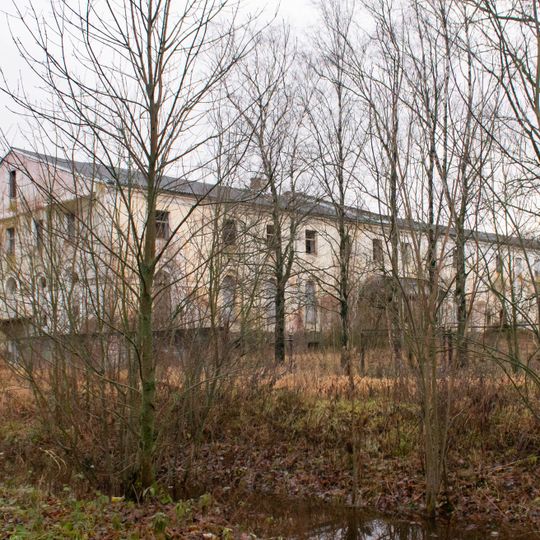 Здание южной казармы