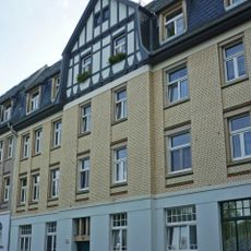 Mietshaus in geschlossener Bebauung Pestalozzistraße 8