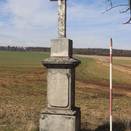 Kříž u silnice 152 západně od Račic