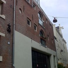 Pakhuis met puntgevel