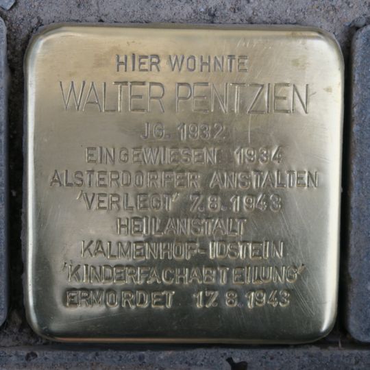 Stolperstein en memoria de Walter Pentzien