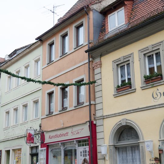 Wohn- und Geschäftshaus