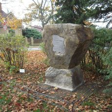 Pomník padlým z místní části Vrábí u Pražské ulice v Brandýse nad Labem