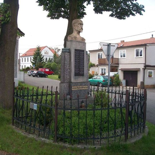 Pomník padlým v Přívěticích