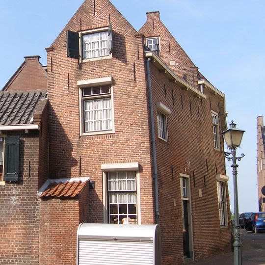 Kerkstraat 2, Ameide