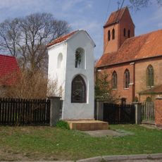 Kapliczka przydrożna, przy posesji nr 13