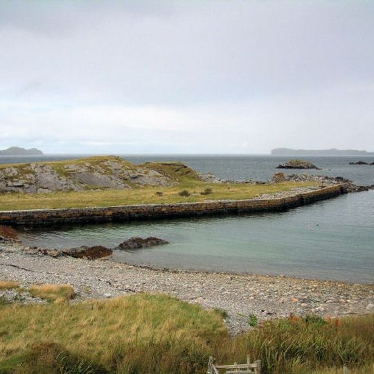 Skullomie Harbour, Pier