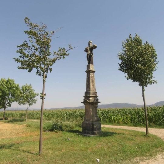 Kříž u Újezdu na polním rozcestí