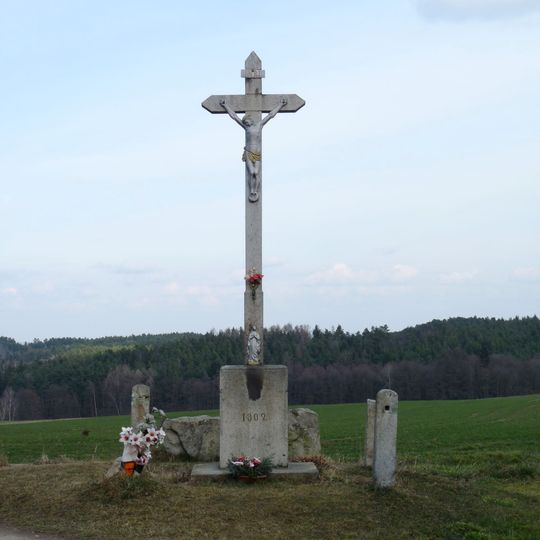 Kříž ve Slavči