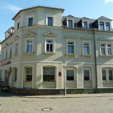 Stadtcafé – Wohnhaus in Ecklage Dresdner Straße 3