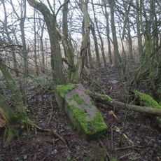 Kříž severně od Zhoře u cesty