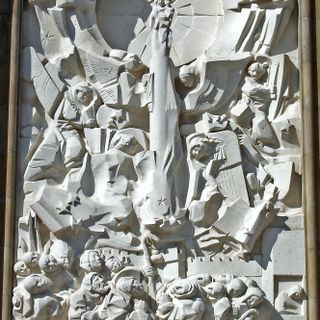 Venida de la Virgen del Pilar by Pablo Serrano