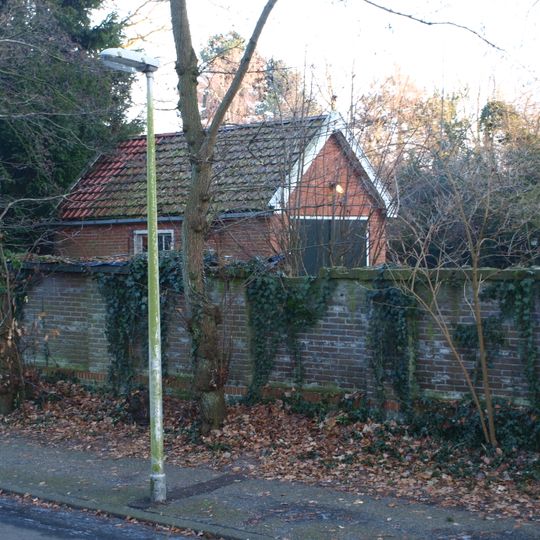 Garage in rode baksteen