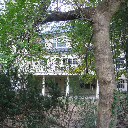 Chain Bridge Road School