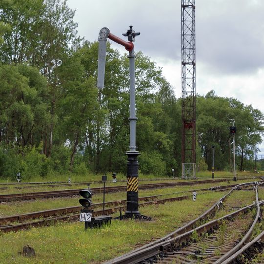 Гидроколонка образца 1940-х гг. в западной горловине ж/д между путями №2 и №3