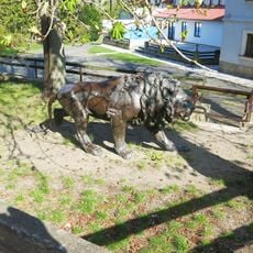 Socha lva v ulici Dalibora z Myšína ve Starých Splavech