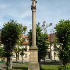 Sloup se sochou Panny Marie