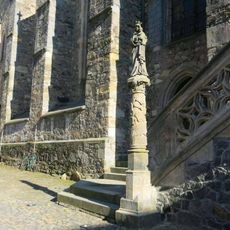 Mariánský sloup u kostela Narození Panny Marie v Klatovech