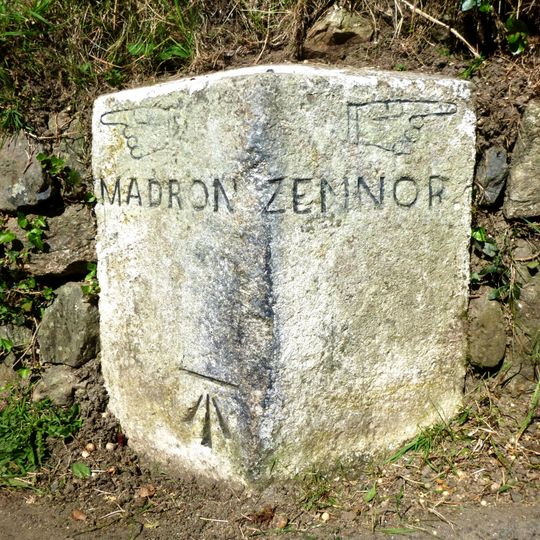 Guidestone, Gear Hill, jct with Tannack Road, Newhill turn