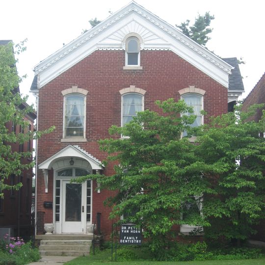 House at 823 Ohio Street
