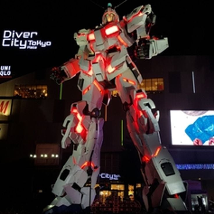 Gundam Statue