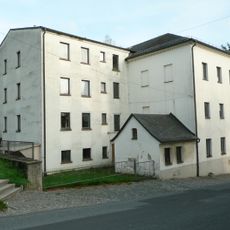 Schulgebäude Mittelbacher Straße 12