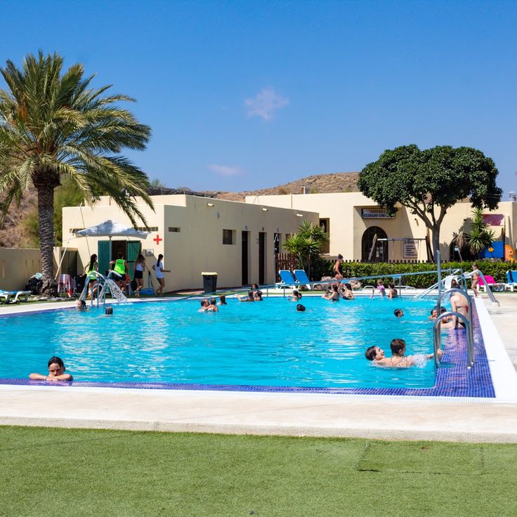 Camping Los Escullos