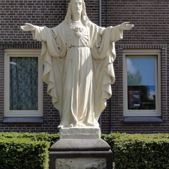 Statue of Sacred Heart of Jesus Christ