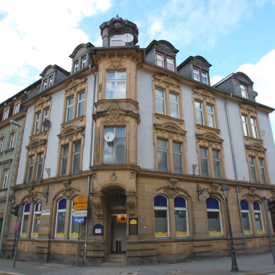 Wohn- und Geschäftshaus