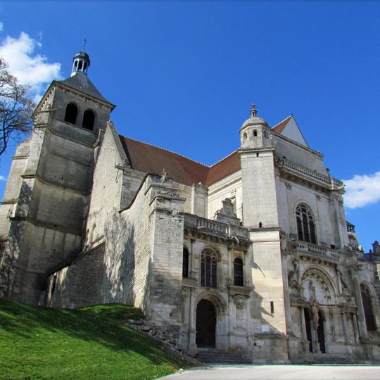 Église Saint-Pierre de Tonnerre