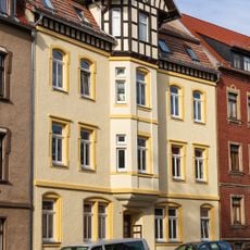 Mietshaus in geschlossener Bebauung Bismarckstraße 10