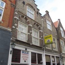 Pand met trapgevel van het Dordtse type