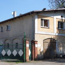 Stajnia, ob. garaże