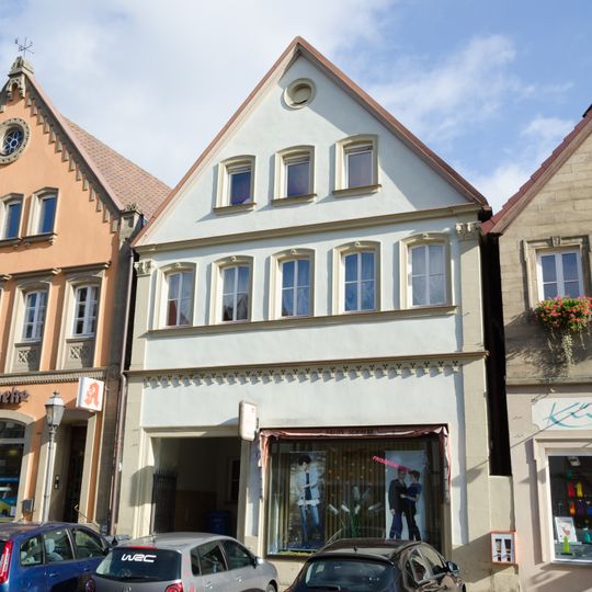 Wohn- und Geschäftshaus