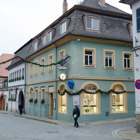 Wohn- und Geschäftshaus