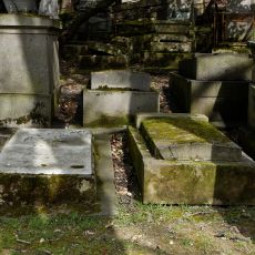 Grave of Unidentified 8