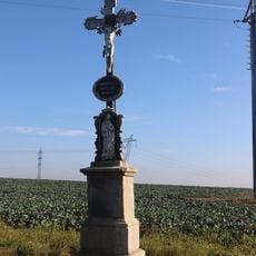 Kříž u silnice 399 u Dalešic